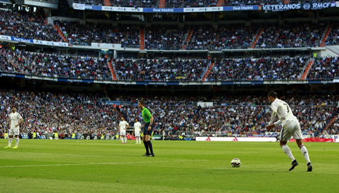 Cristiano Ronaldo taking a free-kick near one of the edges of the box