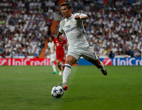 Cristiano Ronaldo long stride in Champions League game between Real Madrid and Bayern Munchen