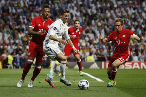Cristiano Ronaldo marked by Alaba and Lahm
