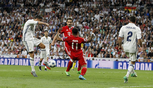 Cristiano Ronaldo scores the equalizer in Real Madrid vs Bayern Munich for the Champions League quarter-finals