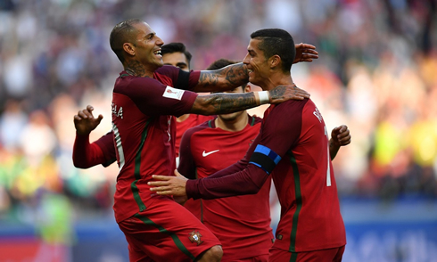Quaresma jumps into Cristiano Ronaldo lap after his assist in Portugal 2-2 Mexico