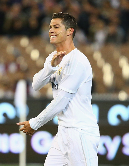 Cristiano Ronaldo smiling after missing a pass in Real Madrid vs Roma