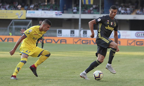 Cristiano Ronaldo ball control in Chievo 2-3 Juventus