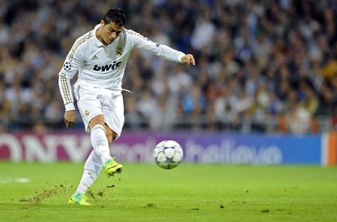 Cristiano Ronaldo taking a free-kick in the Santiago Bernabéu, during a Champions League game
