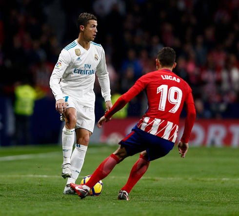 Cristiano Ronaldo receiving a pass with his right foot