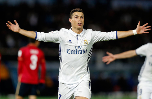 Cristiano Ronaldo scores and opens his arms in Real Madrid 4-2 Kashima Antlers