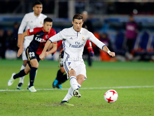 Cristiano Ronaldo convert his penalty-kick in Real Madrid 4-2 win over Kashima Antlers