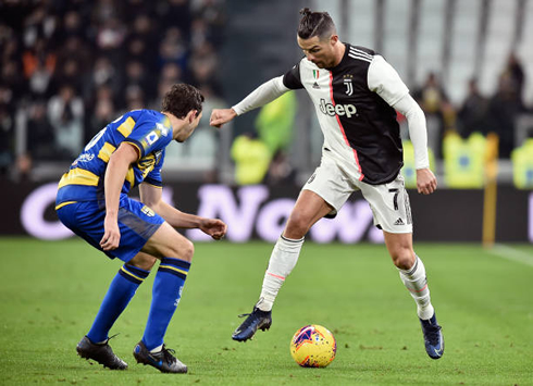 Cristiano Ronaldo stepovers in Juventus 2-1 Parma