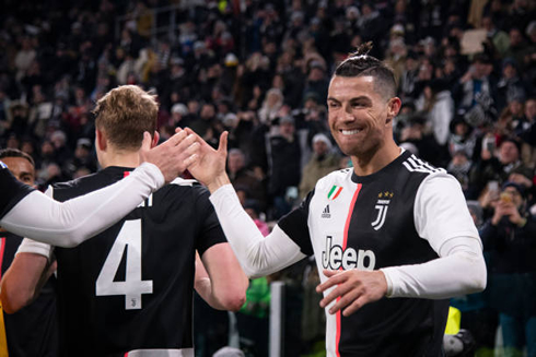 Cristiano Ronaldo happy to celebrate his goal for Juventus with his teammates