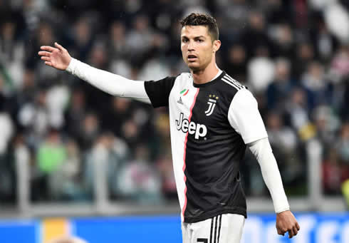 Cristiano Ronaldo playing with Juventus new 2019-2020 shirt