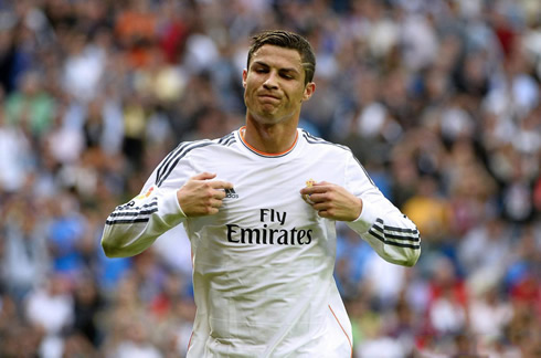 Cristiano Ronaldo points his own fingers to himself, in Real Madrid 2013-2014