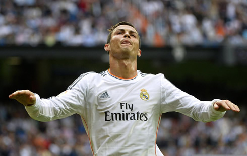 Cristiano Ronaldo strange reaction in Real Madrid vs Malaga for La Liga 2013-2014