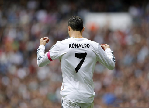Cristiano Ronaldo making a typical Italian gesture at the Santiago Bernabéu