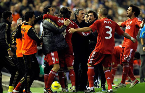 José Mourinho and Real Madrid players celebrating the winning goal against Valencia in absolute joy