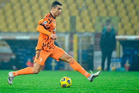 Cristiano Ronaldo long stepover in Parma vs Juventus