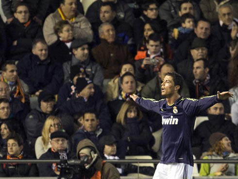 Cristiano Ronaldo show at the Mestalla, in Real Madrid 5 goals win against Valencia, in La Liga 2013