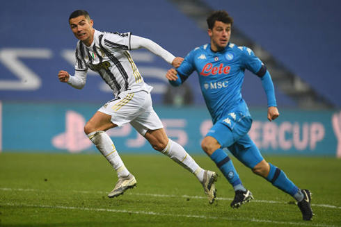 Cristiano Ronaldo running into space in Juventus 2-0 Napoli in 2021