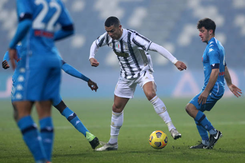 Cristiano Ronaldo displaying his skills during the match between Juventus and Napoli
