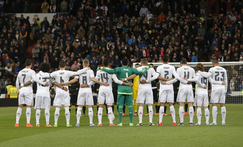 Real Madrid players go through a full minute of silence at the Santiago Bernabéu