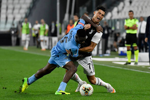 Cristiano Ronaldo fouled by Bastos, Juventus vs Lazio