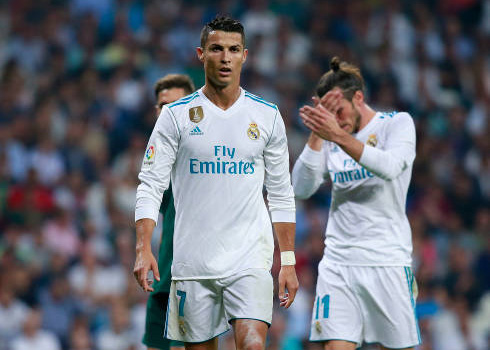 Cristiano ronaldo looking focused during a game for Real Madrid in 2017