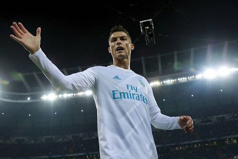 Cristiano Ronaldo argues with the TV cameras during a game for Real Madrid in 2017