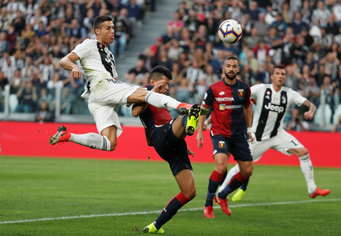 Cristiano Ronaldo volley in the air, in Juventus vs Genoa for the Serie A in 2018