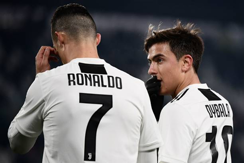 Cristiano Ronaldo in talks with Dybala during a Juventus game