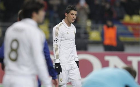 Cristiano Ronaldo looking tired as he puts his eye on Kaká