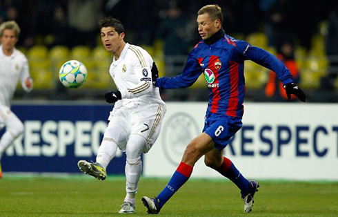 Cristiano Ronaldo curled shot in Real Madrid vs CSKA Moscow, in 2012
