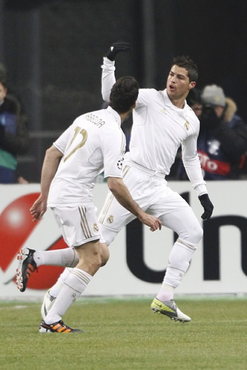 Cristiano Ronaldo calling his teammates to come and join him on the celebrations