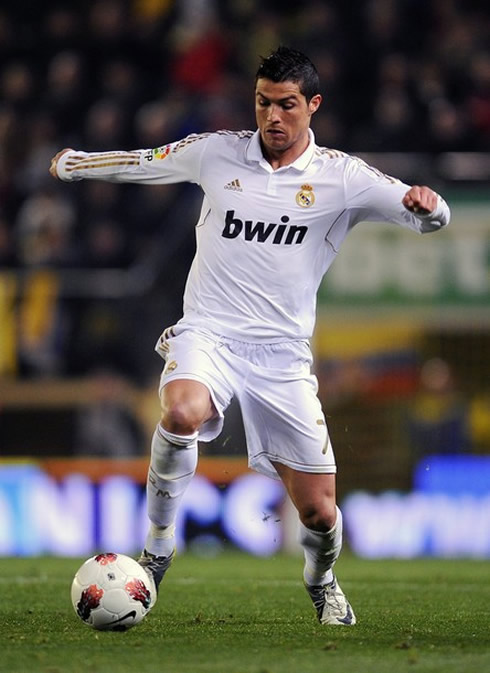 Cristiano Ronaldo technique at running with the ball in Real Madrid 2012