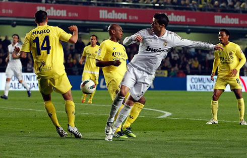 Cristiano Ronaldo deflection attempt in a game against Villarreal