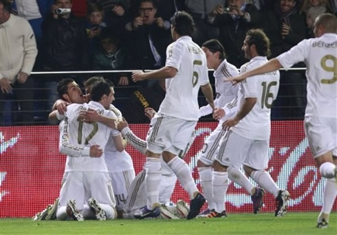 Cristiano Ronaldo and Real Madrid players celebrating the goal against Villarreal