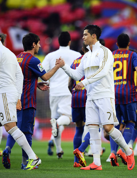 Cristiano Ronaldo and Lionel Messi face to face, in the Clasico between Barcelona and Real Madrid in 2012