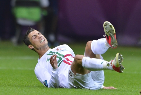 Cristiano Ronaldo with his back against the ground, at the EURO 2012
