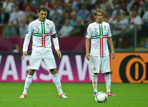 Fábio Coentrão looking closely to Cristiano Ronaldo, as he prepares to take a free-kick in Portugal 1-0 Czech Republic, at the EURO 2012