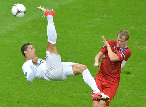 Cristiano Ronaldo spectacular over-head kick, in Portugal vs Czech Republic, in the EURO 2012