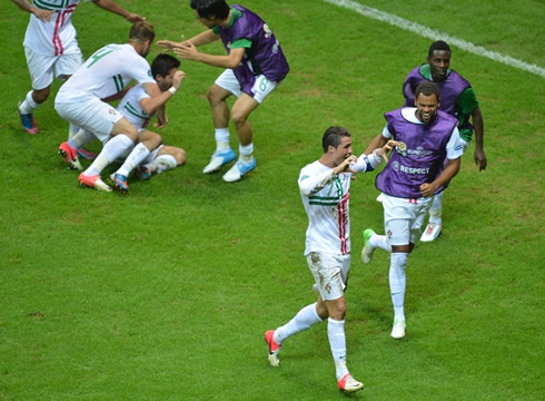 Cristiano Ronaldo celebrating Portugal goal against the Czech Republic with his teammates, Roland, Varela, Custódio, Moutinho and Miguel Veloso, at the EURO 2012