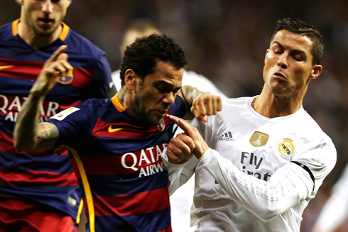 Cristiano Ronaldo pushing Daniel Alves in Real Madrid 0-4 Barcelona for the Spanish League in 2015