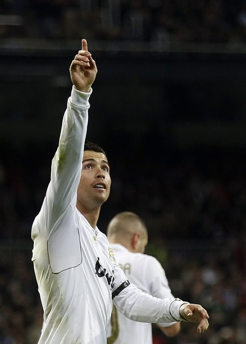 Cristiano Ronaldo raising his finger to dedicate his goal against Athletic Bilbao, to someone in the crowd