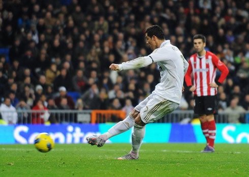 Cristiano Ronaldo second goal of the night against Athletic Bilbao, from the penalty-kick spot