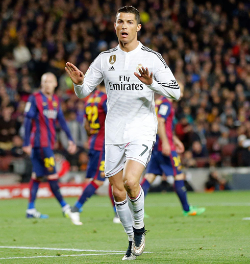 Cristiano Ronaldo calma gesture with his hands, after scoring in Barcelona vs Real Madrid at the Camp Nou, in La Liga 2015
