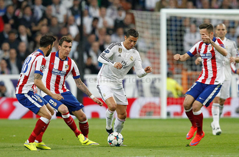 Cristiano Ronaldo against 3 Atletico Madrid players