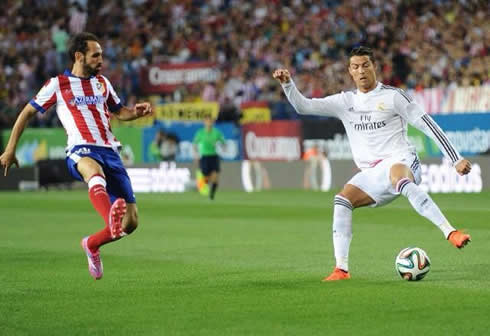 Cristiano Ronaldo stopping his run with a backheel touch in Atletico Madrid 1-0 Real Madrid