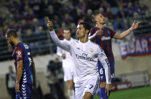 Cristiano Ronaldo funny goal celebration, in Eibar vs Real Madrid, in La Liga 2014-15