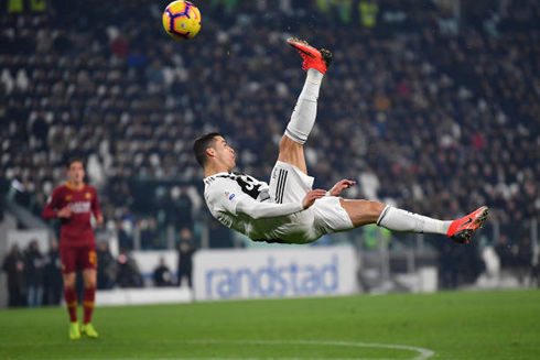 Cristiano Ronaldo bicycle kick in a Serie A game for Juventus