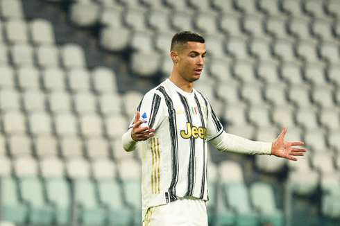 Cristiano Ronaldo frustration in Juventus loss against Fiorentina