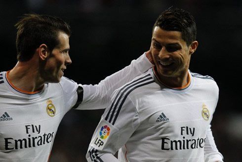 Gareth Bale and Cristiano Ronaldo during a moment of Real Madrid vs Barcelona
