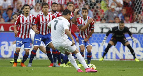 Cristiano Ronaldo free-kick shot, in Sporting Gijón vs Real Madrid in 2015